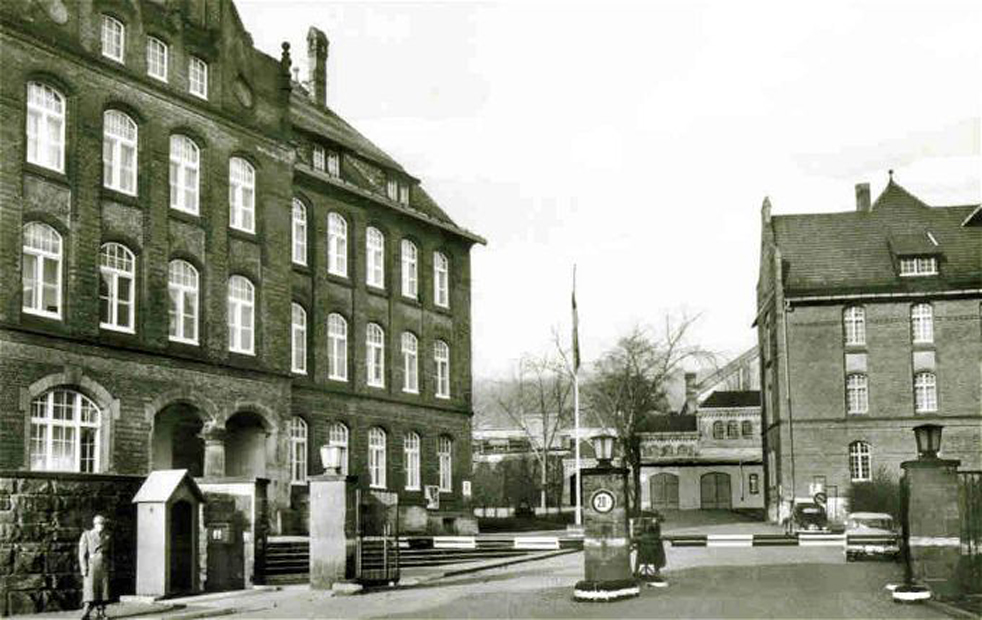 kaserneneinfahrt-1966